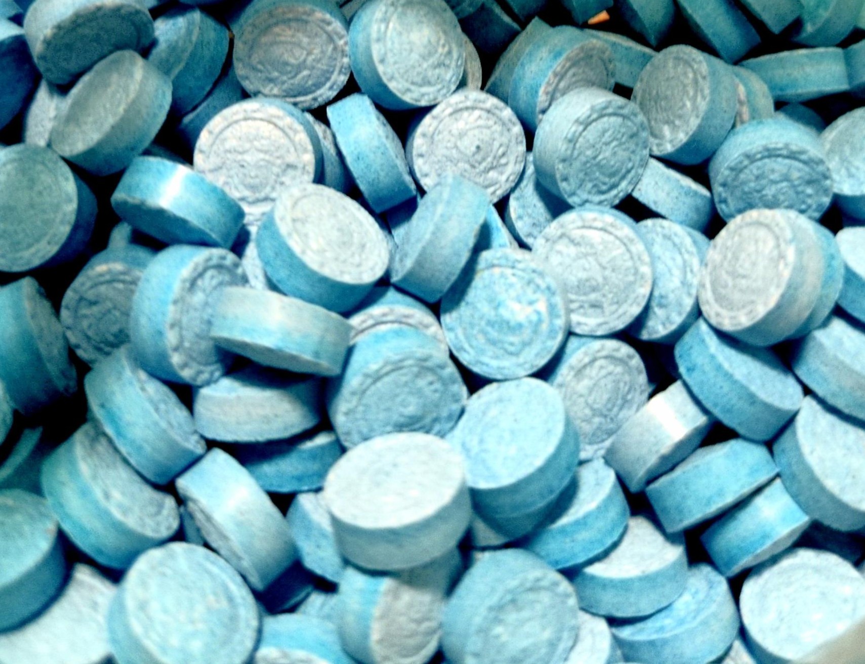 Bulk HoneyBadger Blue Versace MDMA 200Mg + Speed 25Mg